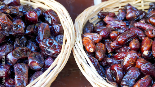 Fotografie Dates in the basket of a local bazaar