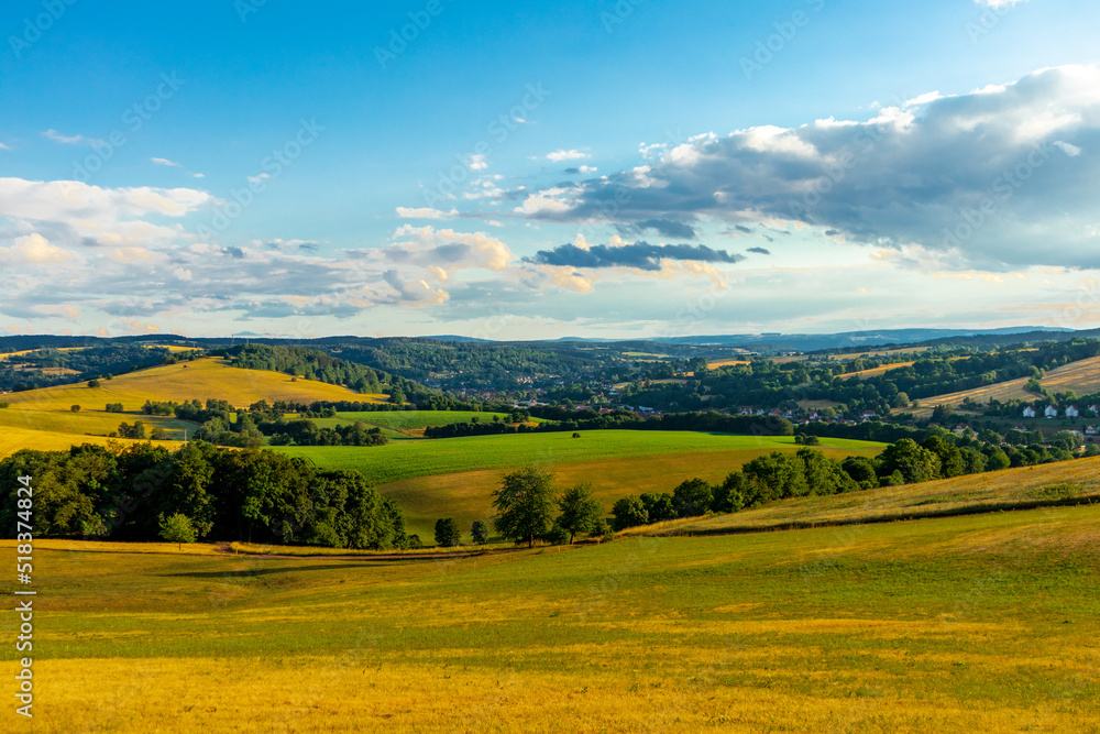 Fototapeta premium Sommerspaziergang durch die schöne Natur des Thüringer Waldes - Thüringen
