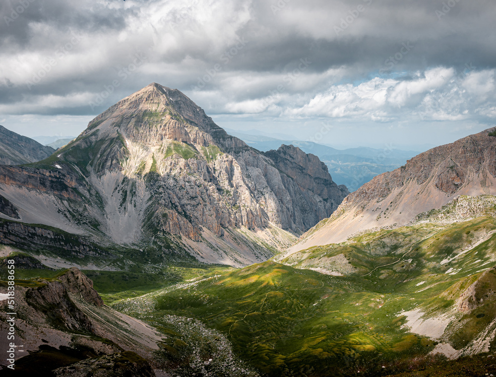 Fototapeta premium le vette del gran sasso d'italia viste da campo imperatore