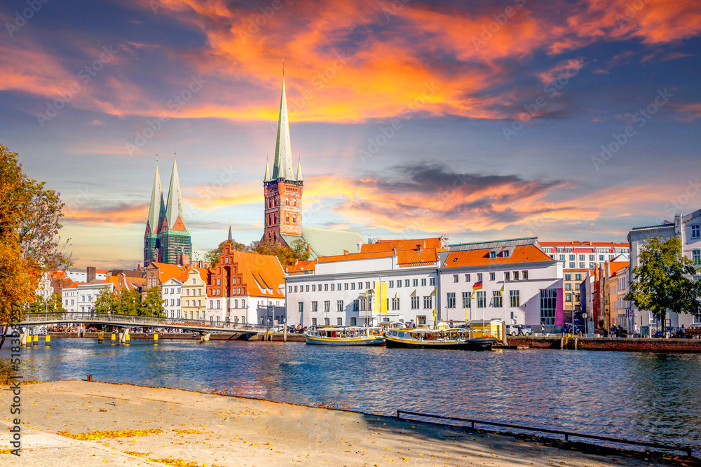Fototapeta premium Panorama Lübeck, Schleswig Holstein, Deutschland 