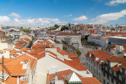 Título: Lisboa, Portugal. April 10, 2022: Rossio square and Pedro IV monument. 