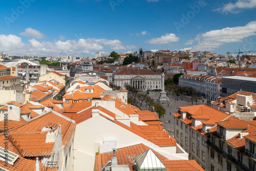 Título: Lisboa, Portugal. April 10, 2022: Rossio square and Pedro IV monument. 