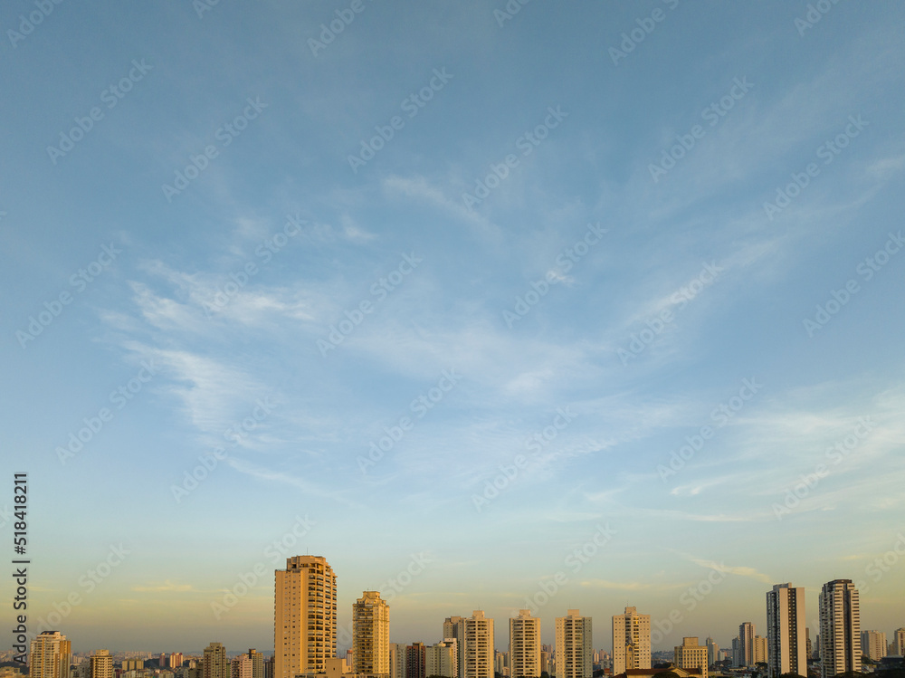 Foto aérea do bairro do Ipiranga, em São Paulo no por do Sol