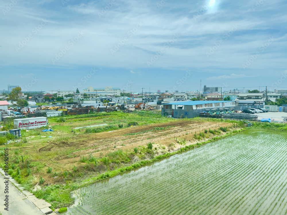 晴れの日の田舎の田園風景 晴れの日の田舎の田園風景