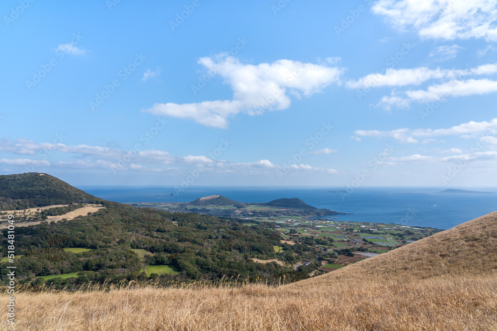 Fototapeta premium 長崎県の五島列島(福江島) 鬼岳の山頂