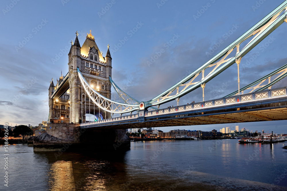 Tower Bridge in London (England).	 - obrazy, fototapety, plakaty 