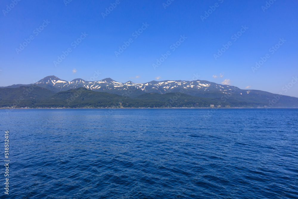 Shiretoko mountain range seen from off Rausu Port Shiretoko mountain range seen from off Rausu Port