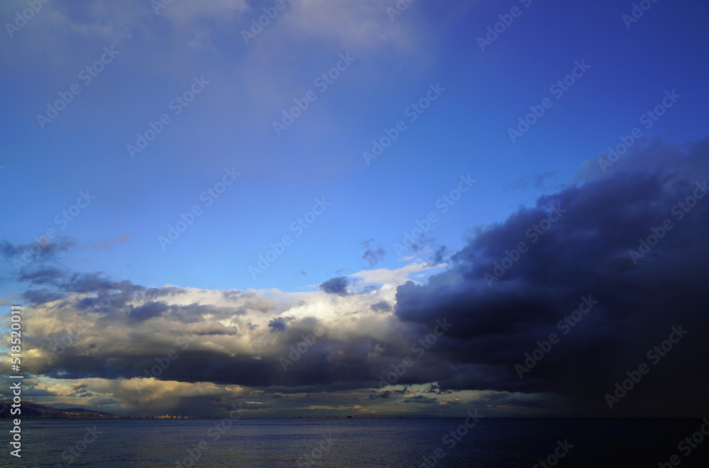 街と雨雲 街と雨雲