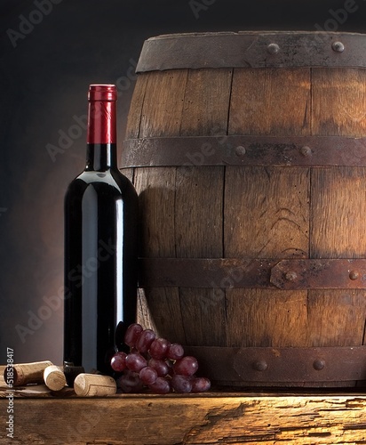 Fotografia Fondo con detalle y textura de botella de vino con barrica de madera