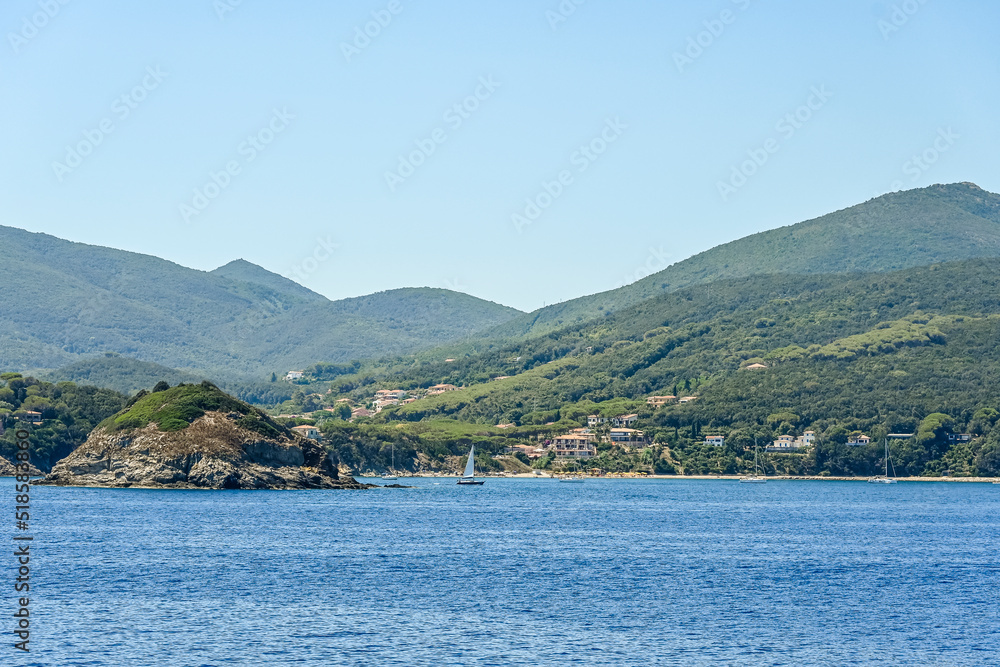 Cavo, Küste, Felsenküste, Elba, Insel, Isola dei Topi, Mäuseninsel, Meer, Capo Castello, Badestrand, Badeort, Wassersport, Fähre, Palmaiola, Toskanischer Archipel, Sommer, Italien