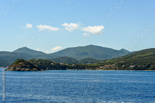 Cavo, Küste, Felsenküste, Elba, Insel, Isola dei Topi, Mäuseninsel, Meer, Capo Castello, Badestrand, Badeort, Wassersport, Fähre, Palmaiola, Toskanischer Archipel, Sommer, Italien photo