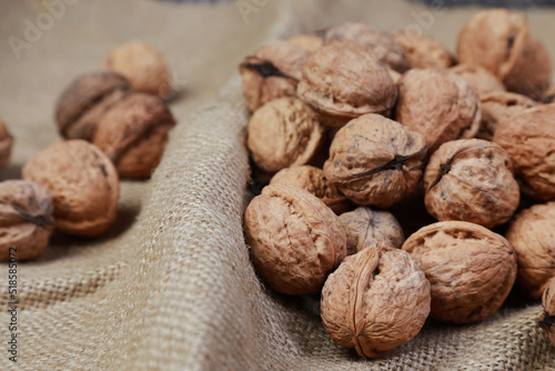 fresh macro walnuts on burlap © Тетяна Линник