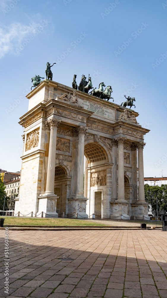 state gate city Milan