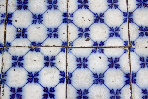 blue and white tiles texture