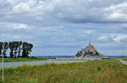 Départ à pied de Beauvoir le long du Couesnon sur la vélo route jusqu'au Mont Saint-Michel