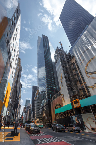 skyscraper street in new york city (ID: 518675410)
