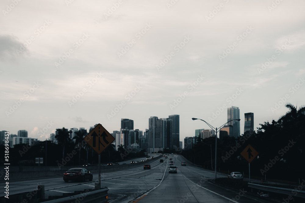 Obraz premium sunset over the city