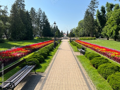 Ciechocinek , Tężnia w Ciechocinku , Ciechocinek Deptak , Deptak w Ciechocinku , Sanatorium Ciechocinek , Tężnia , Deptak , dywan kwiatów