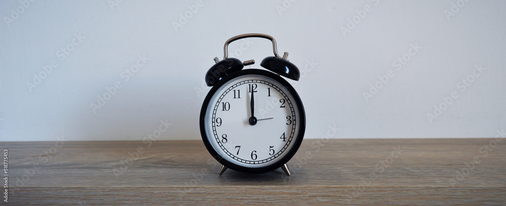 Analog alarm clock pointing at hours, minutes, seconds to display time - Photo of digital timer for website, deadline, illustration, banner, meeting - 12 am 12 pm 12am 12pm midday midnight Analog alarm clock pointing at hours, minutes, seconds to display time - Photo of digital timer for website, deadline, illustration, banner, meeting - 12 am 12 pm 12am 12pm midday midnight