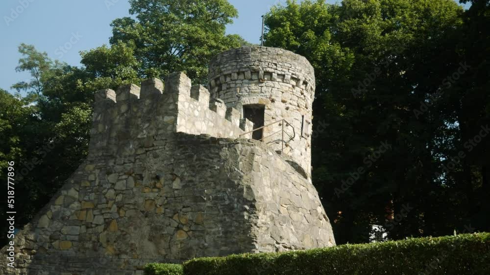 Zabytkowa budowla architektoniczna w stylu średniowieczno-zamkowym, w okolicach zachodniej Polski Zabytkowa budowla architektoniczna w stylu średniowieczno-zamkowym, w okolicach zachodniej Polski