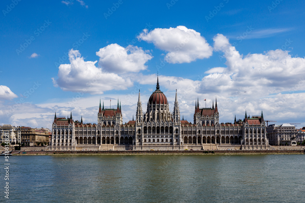 Obraz premium The city of Budapest with the parliament building 
