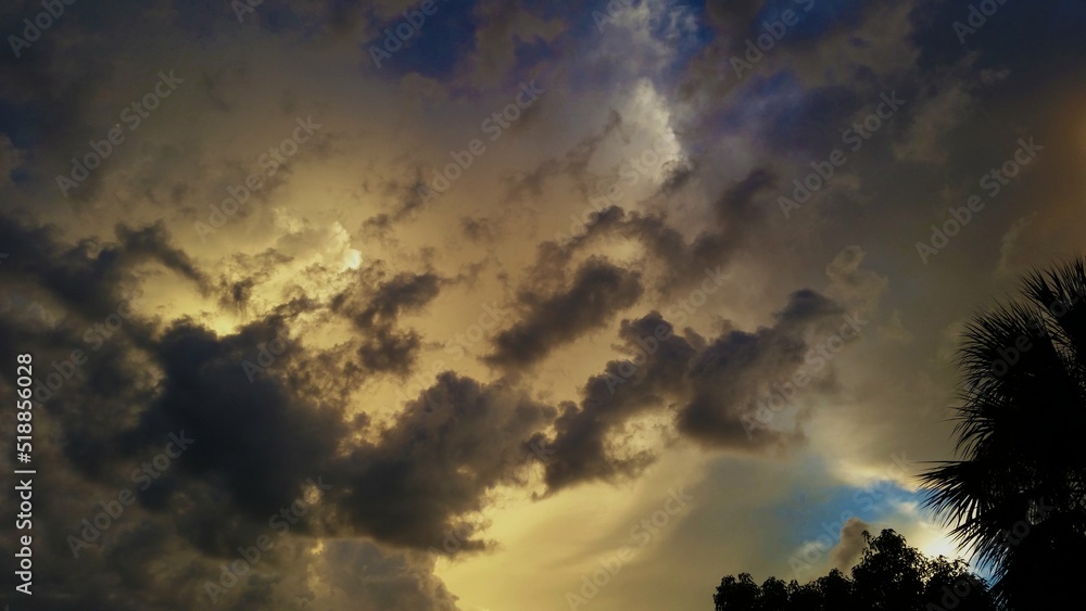 Naklejka premium Dramatic Overcast