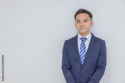 ビジネスマン　ポートレート　男性