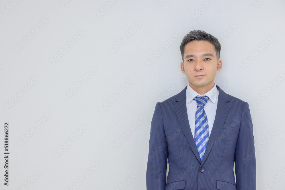 ビジネスマン　ポートレート　男性