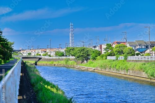 湘南の川と青空 © kenichi