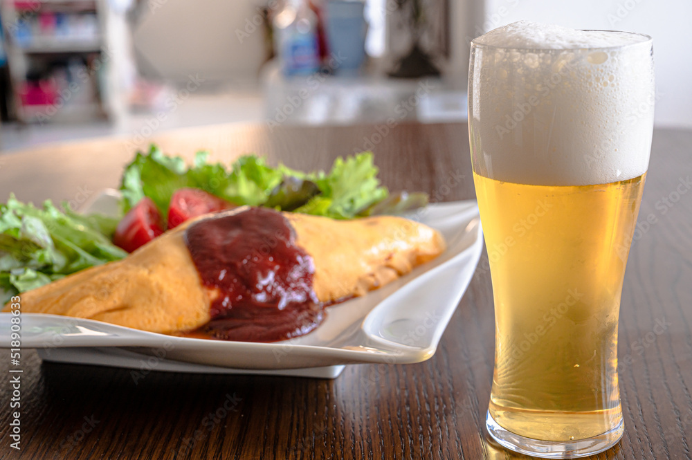オムライスとビール オムライスとビール