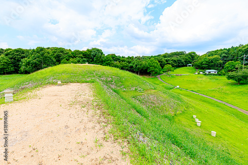 夏の沖出古墳 福岡県嘉麻市 Summer Okiide burial mound. Fukuoka-ken Kama city.