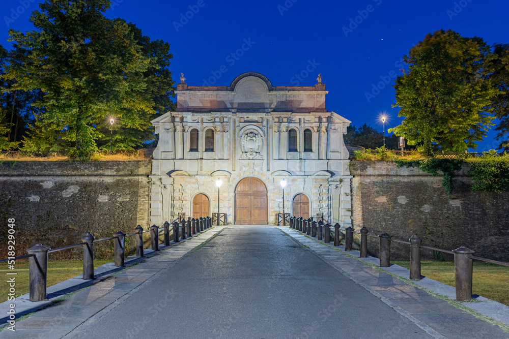 Obraz premium The night entrance of the