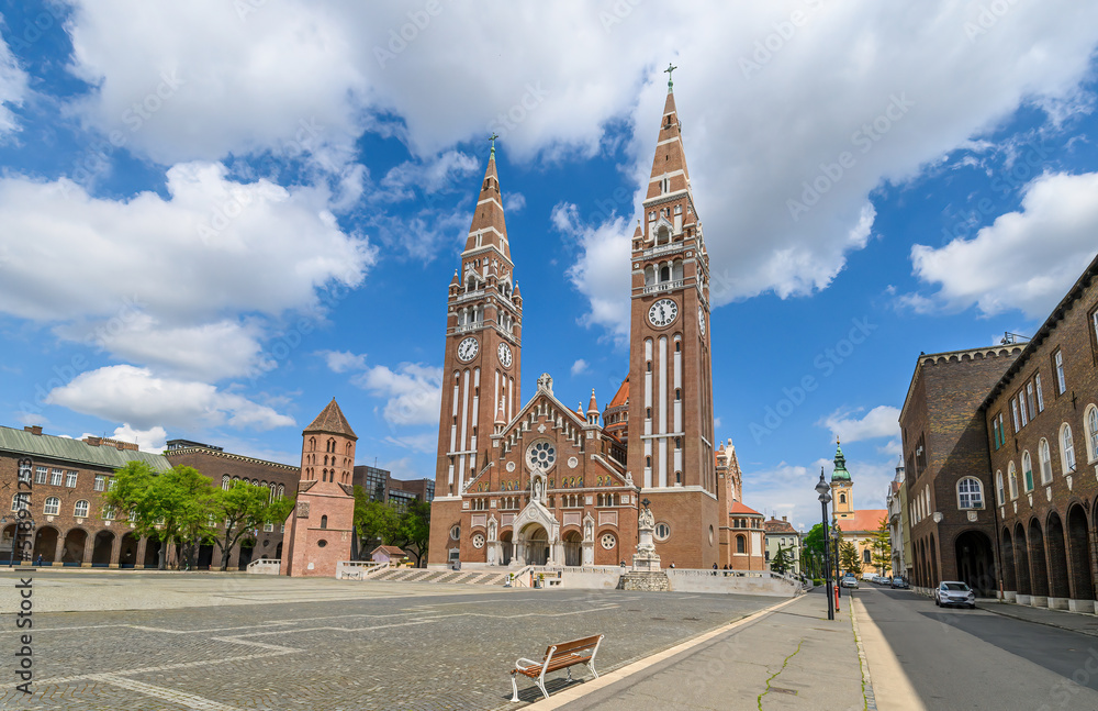 Fototapeta premium Panorama of the Votive Church and Cathedral of Our Lady of Hungary in Szeged, Hungary