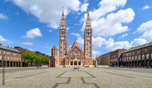 Obraz na plátně Panorama of the Votive Church and Cathedral of Our Lady of Hungary in Szeged, Hu