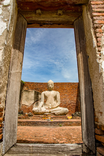 The Buddha statue in Wat Worachettharam, which means 