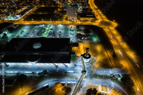 Foto a  rea noturna da cidade de Paul  nia. Localizada no interior de S  o Paulo. Brasil 2022.