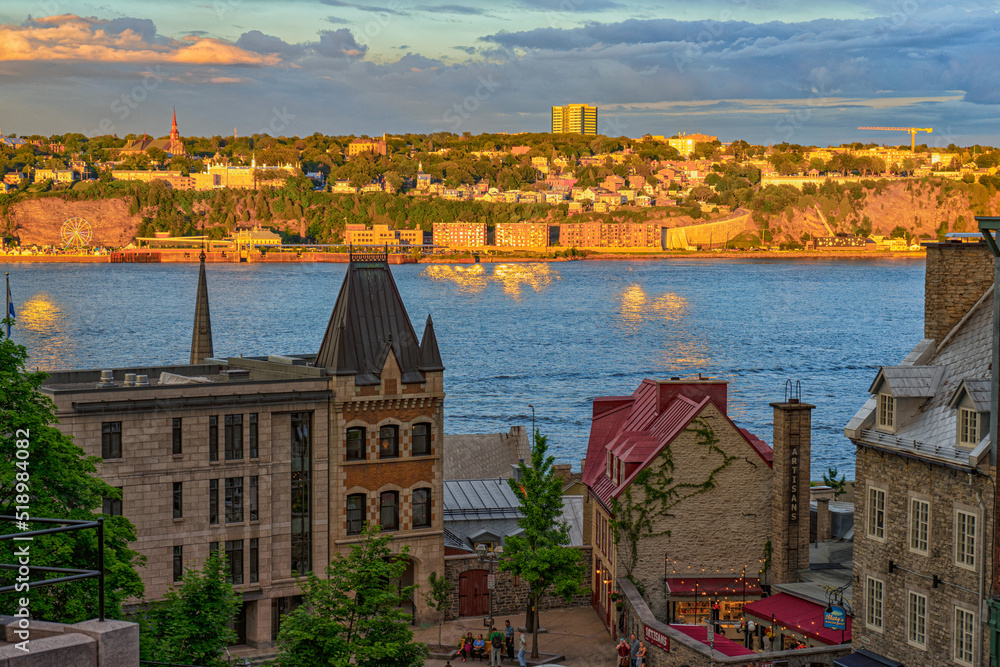 Naklejka premium Sunset in old city, Quebec