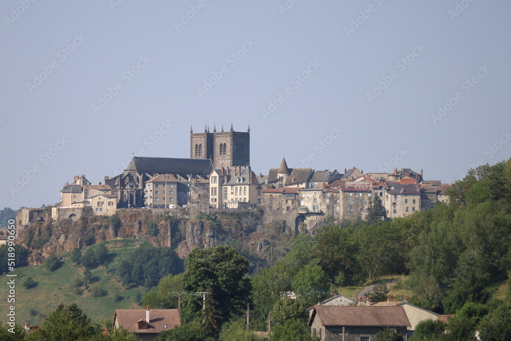 Vue d'ensemble de la ville, ville de Saint Flour, département du Cantal, France