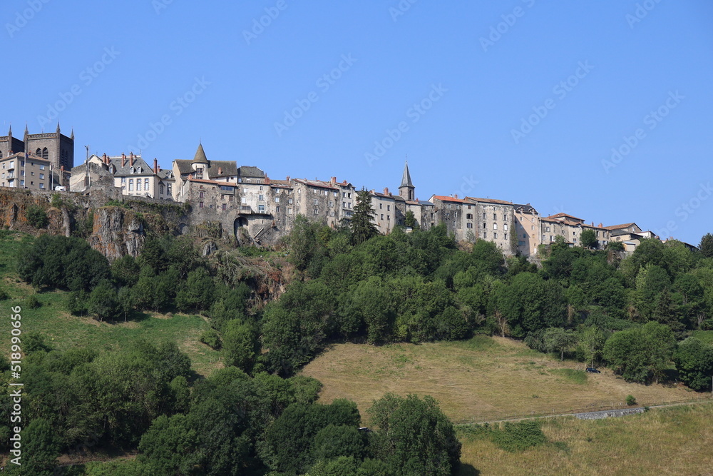 Vue d'ensemble de la ville, ville de Saint Flour, département du Cantal, France