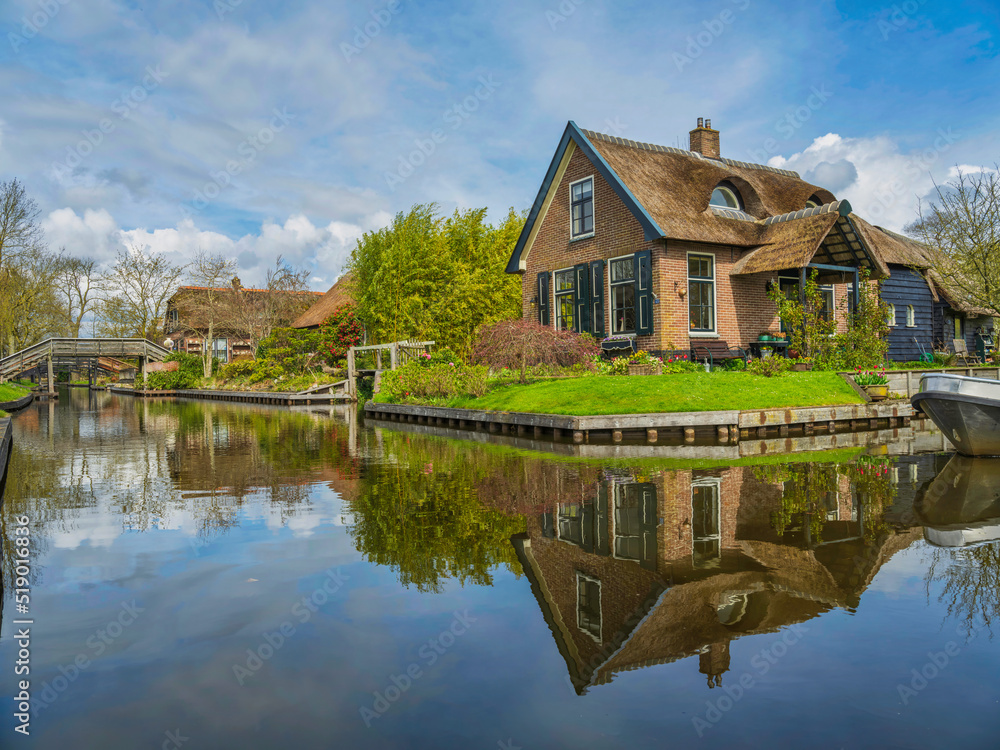 Beautiful Dutch House on a insland in Giethoorn village, Netherlands