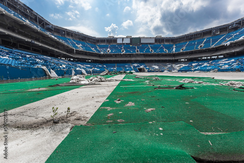 Fototapeta Pontiac Silverdome collapsing in on itself as it's left to rot
