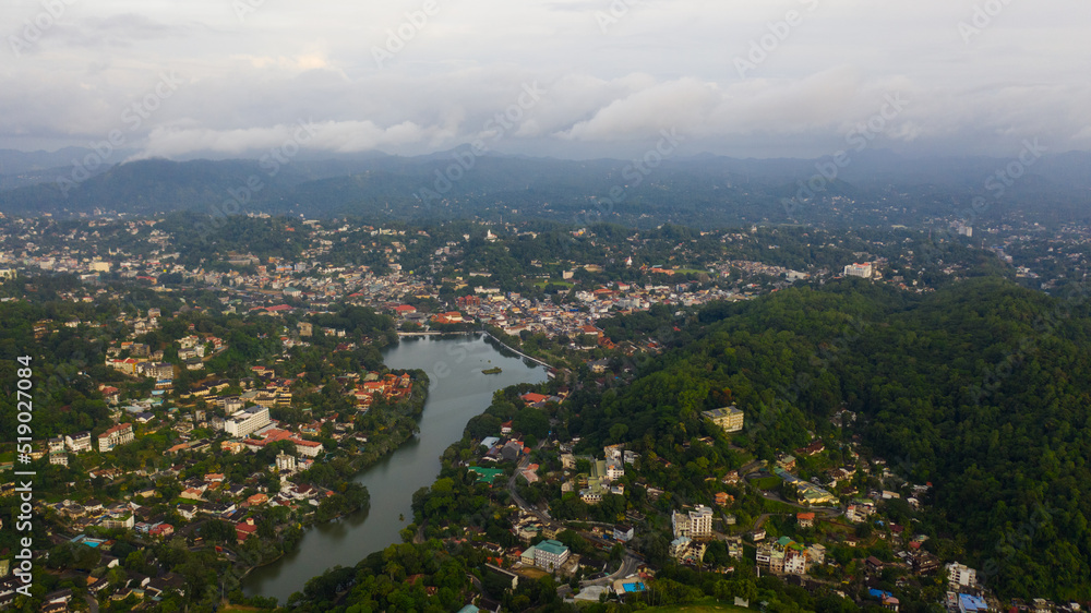 Fototapeta premium The city of Kandy in the mountainous province of Sri Lanka in the early morning.