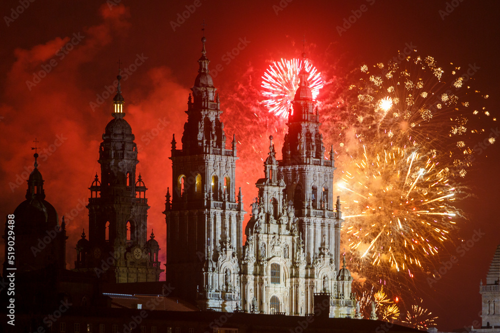 Fototapeta premium Fireworks display over the Cathedral of Saint James in honor of the Day of St James Apostle Festival 2022