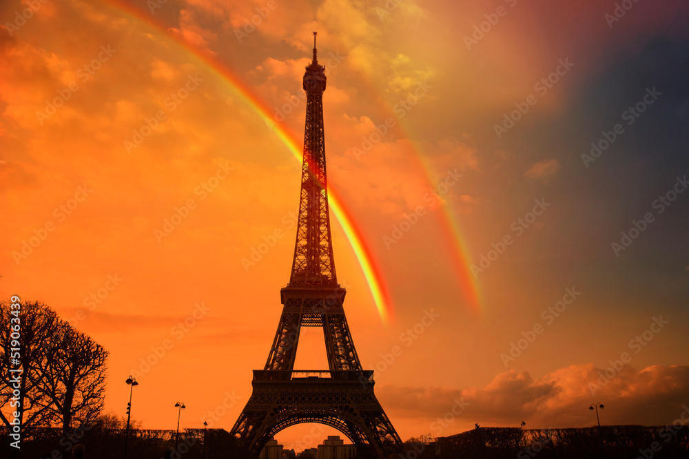 Naklejka premium Heat wave in France. Eiffel tower in orange.