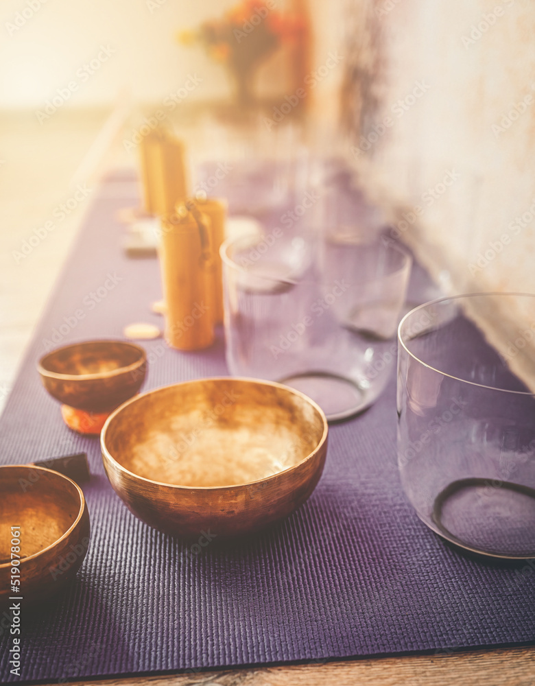 Beautiful crystal and tibetan bowl and koshi. Beautiful crystal and tibetan bowl and koshi.