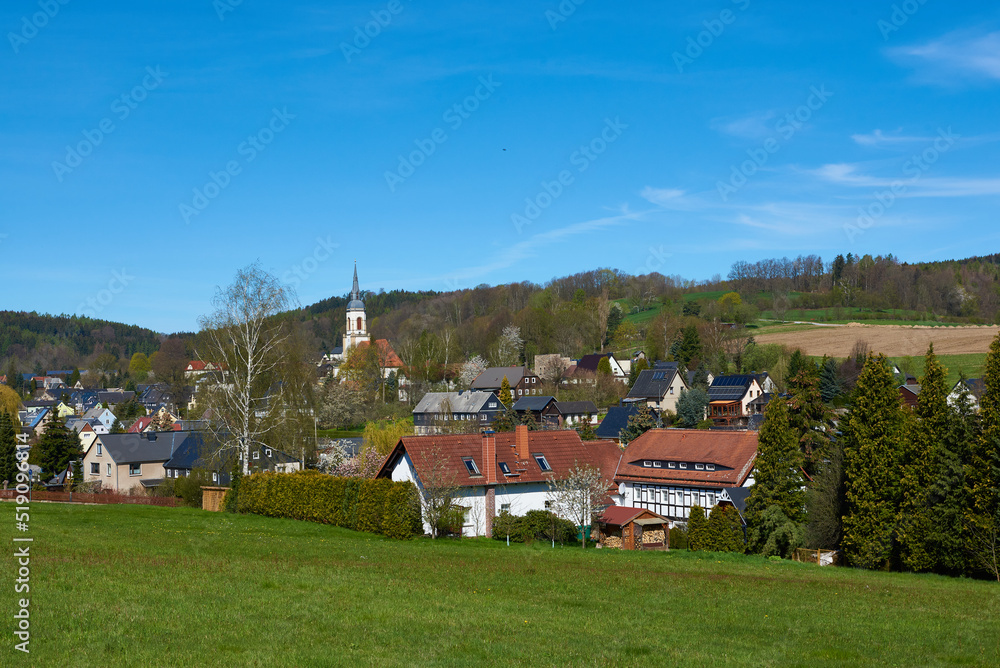 Blick auf Wehrsdorf in der Oberlausitz im Frühjahr