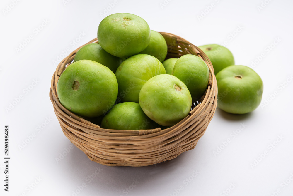 Raw Tinda, tinde also called dhemse, Apple Gourd, Baby Pumpkin, Indian Squash Round Melon. Raw Tinda, tinde also called dhemse, Apple Gourd, Baby Pumpkin, Indian Squash Round Melon.