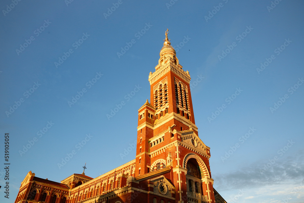 Fototapeta premium Notre Dame de Brebires basilica