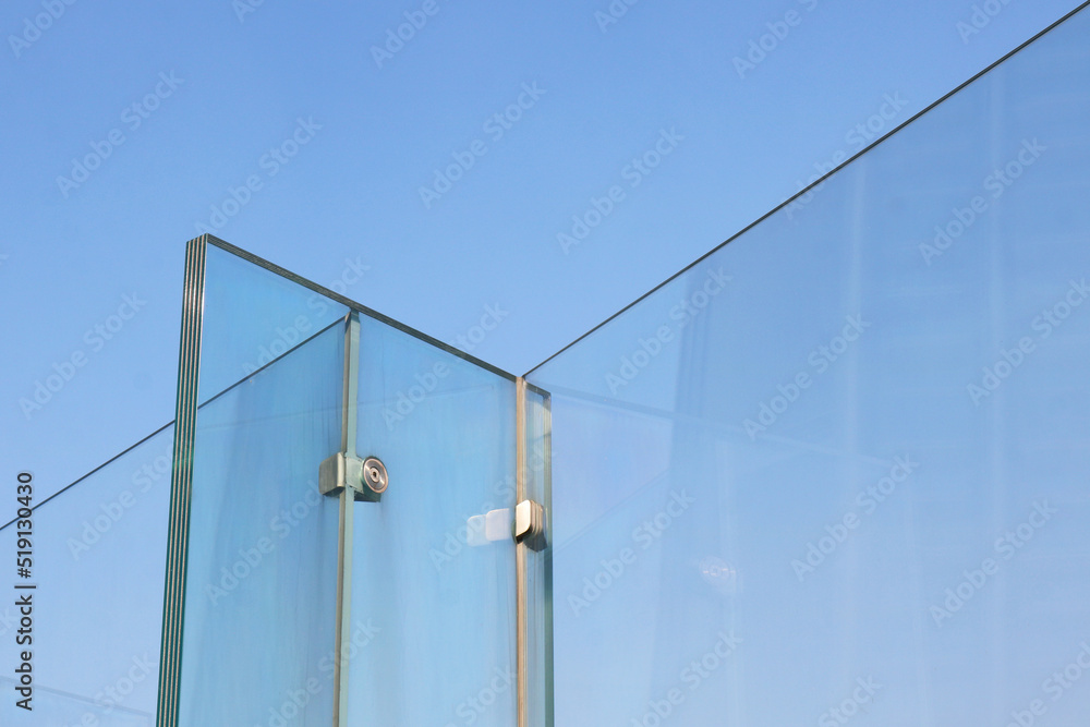 Obraz premium Resistant laminated glass special thickness layer.