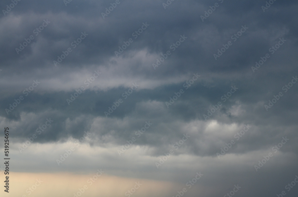 Obraz premium sky cloud before rain .It nature background of season change 